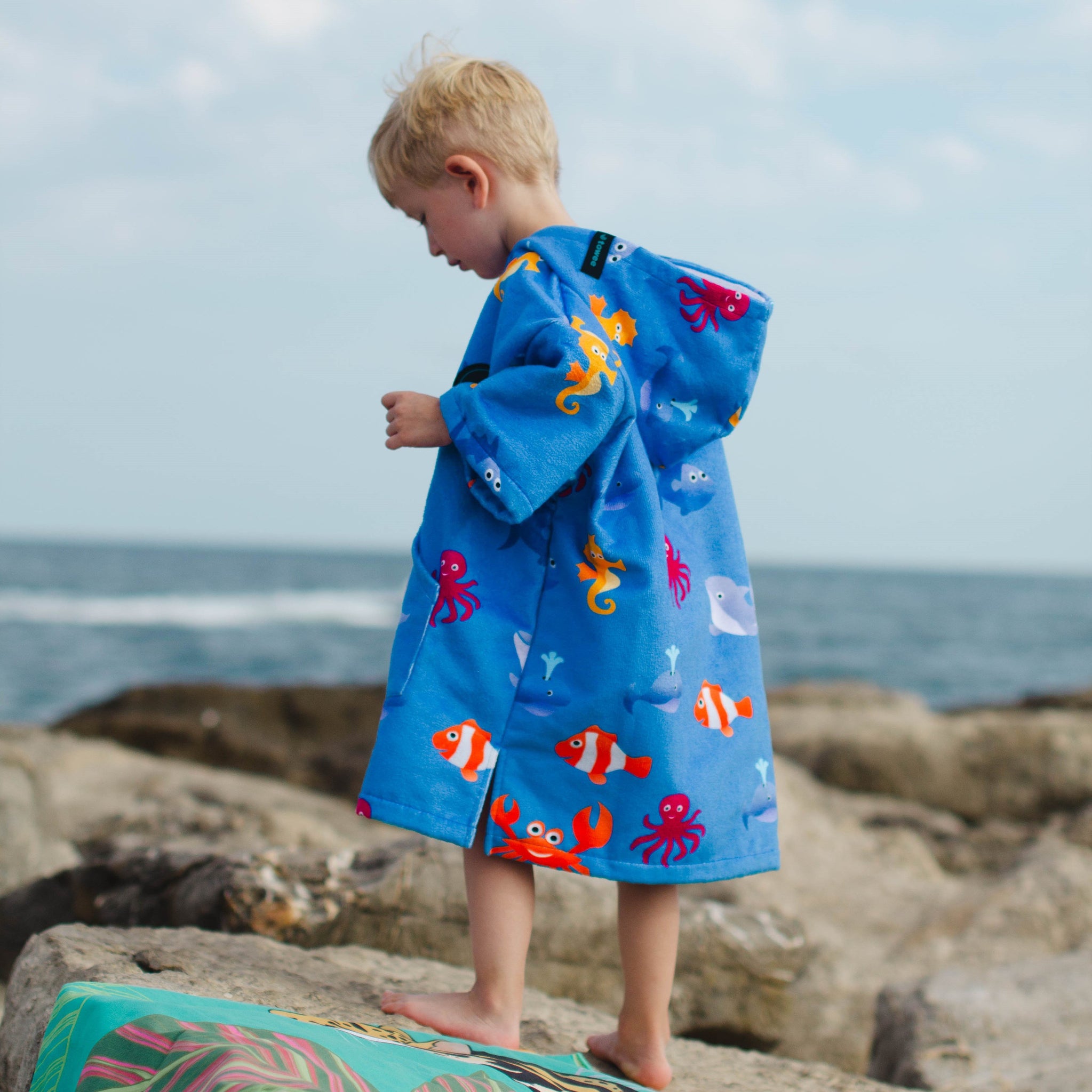 Children's surf poncho FISHEE blue, 50 x 60 cm